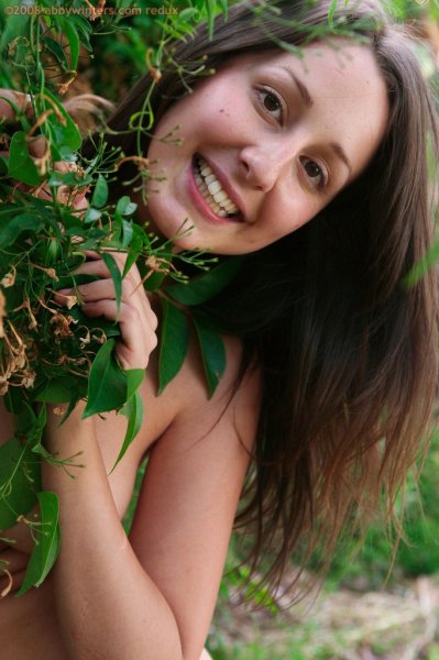 petria-hairy-brunette-amateur